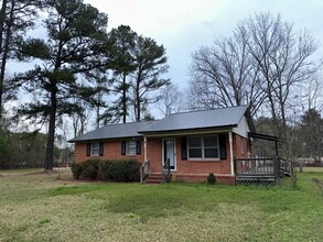 Building Photo - 1998 S Hill Rd