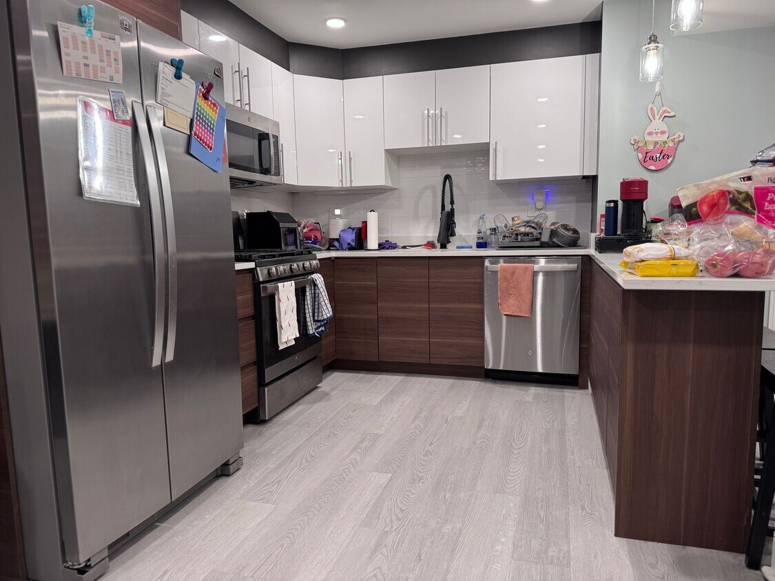 Primary Photo - NEW RENOVATION 3BED / 2BATH IN WASHINGTON ...