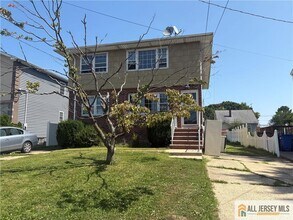 Building Photo - 575 Allgair Ave