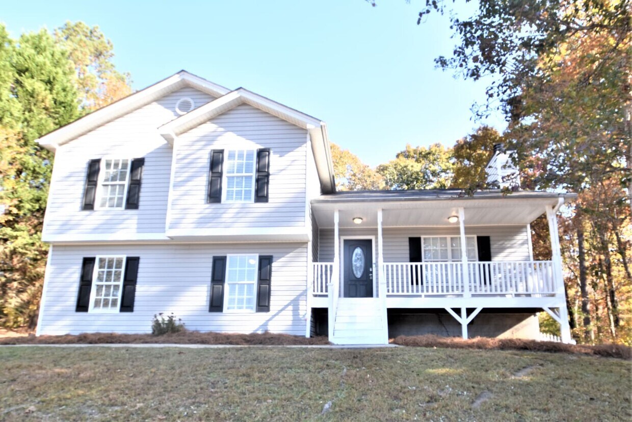 2796 Kristi Beth Ct House Rental in Dacula, GA