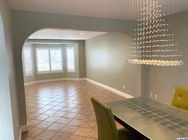Building Photo - 12145 Stone Gate Way