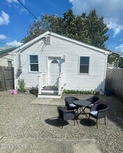 Building Photo - 1239 Oakwood Rd