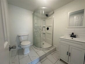 Building Photo - 605 E Hunnicutt St