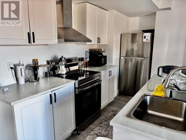 Building Photo - 21 Blue Frst Cres