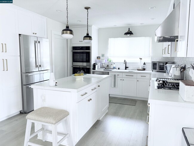 Building Photo - 2313 Bundros Ct