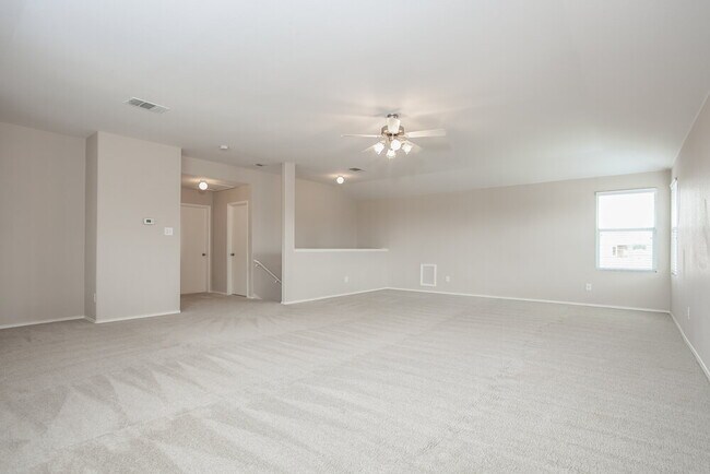 Building Photo - 1625 Grassy View Dr