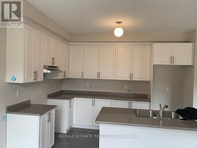 Building Photo - 65 Tracey Ln
