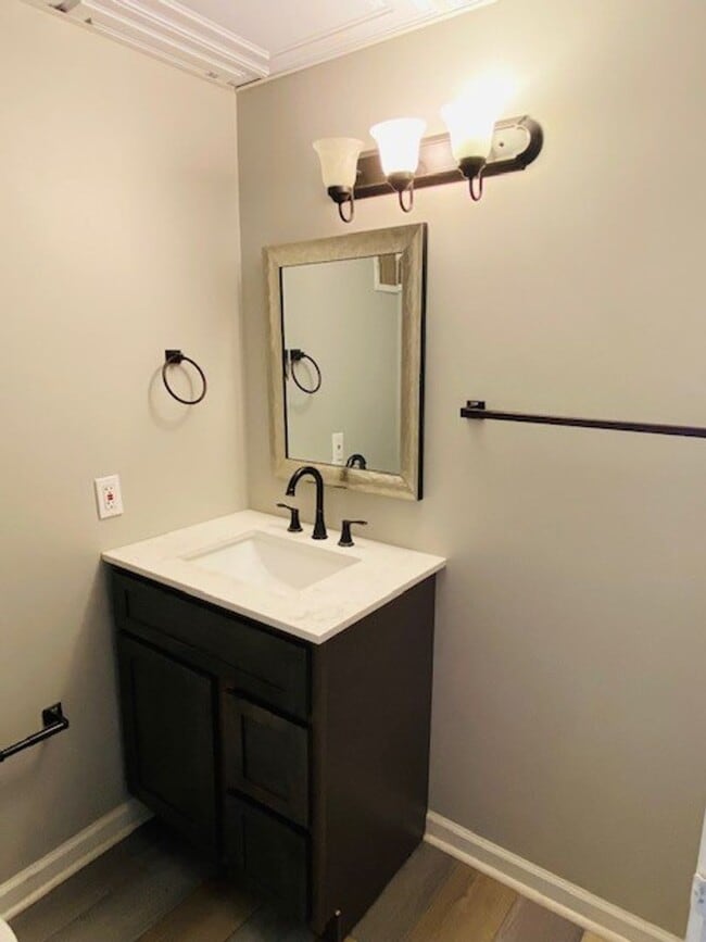 Building Photo - University Towers #318 - Bright and open studio with in-unit kitchen & bath available JUNE 2026!