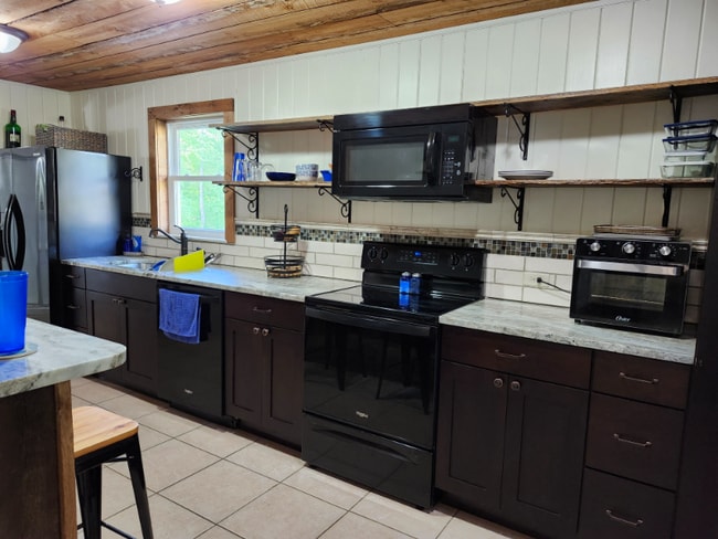 Building Photo - 7055 Tomotley Rd