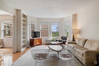 Building Photo - 993 Memorial Dr