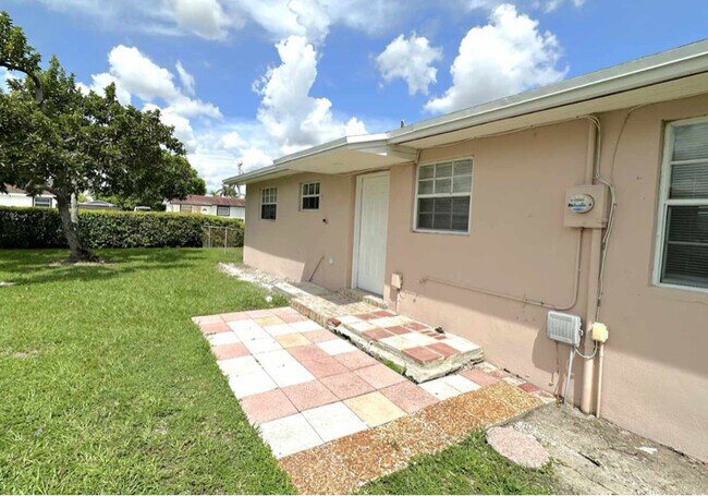 Foto del edificio - 11520 SW 193rd St