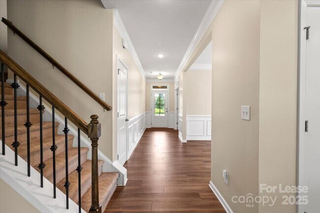 Building Photo - 2433 Chinkapin Ct
