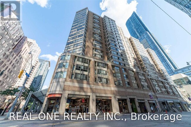 Building Photo - 711 Bay St.