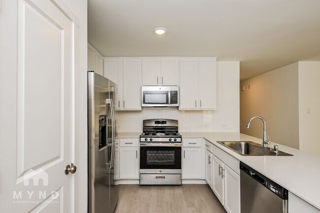 Building Photo - 2720 Mistwood Dr