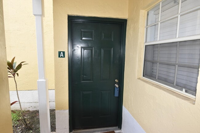 Building Photo - 6300 La Costa Dr