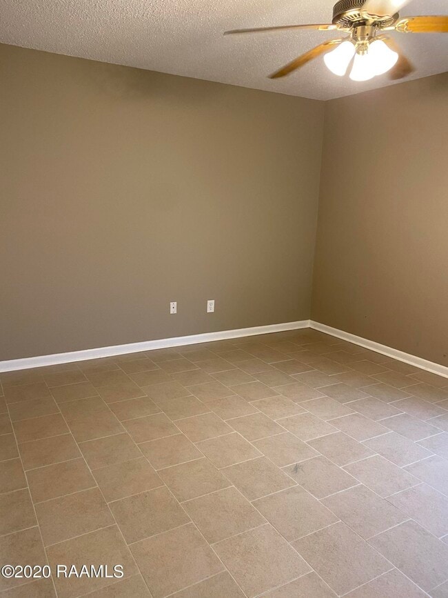 Building Photo - 212 Briarcliff Dr