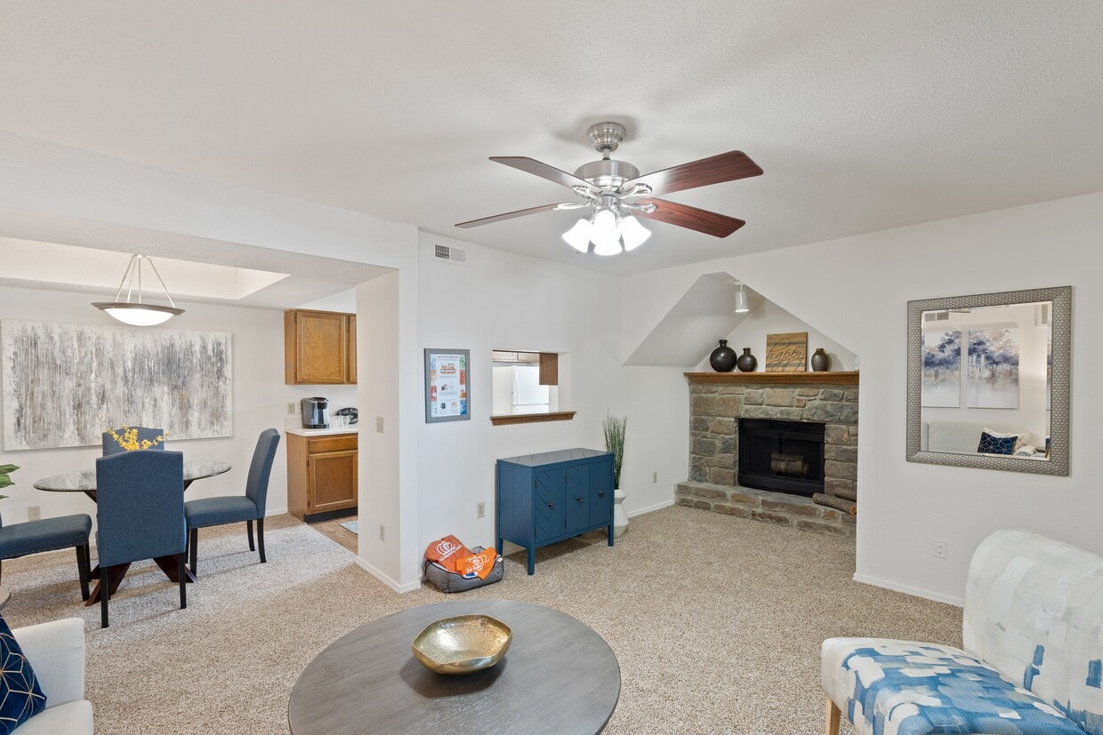 Waterford Place Apartments & Townhomes Apartments in Overland Park