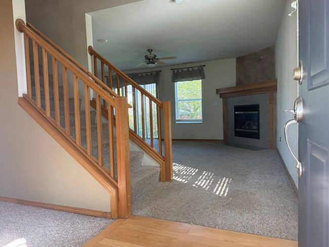 Foto del edificio - Beautiful 3 beds, 2.5 baths 6 minutes to V...