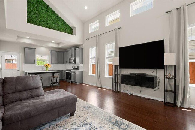 Foto del edificio - 6406 Owl Creek Ln