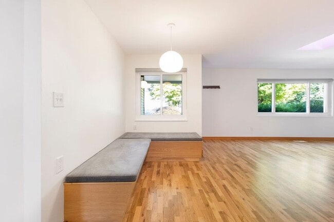 Building Photo - 7335 SE 48th Av