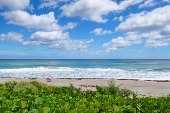 Foto del edificio - 2066 N Ocean Blvd