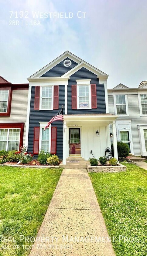 Foto principal - Sunny updated 2 bed 1.5 bath townhome back...
