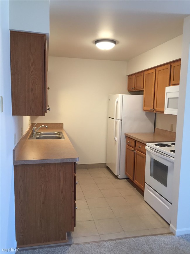 Building Photo - 125 E Van Riper Rd