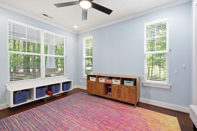 Foto del edificio - 1041 Scenic Blvd