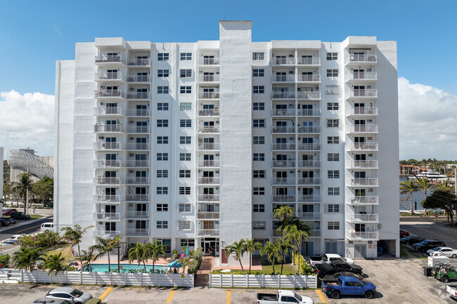 Building Photo - Leisure Beach Condominiums