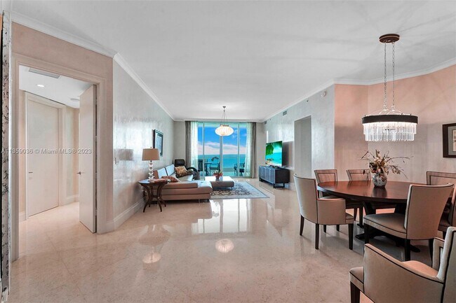 Building Photo - 16051 Collins Ave
