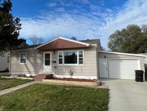 Building Photo - 2730 W St Anne St