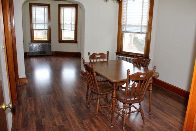 Foto del edificio - 142 Wallington Ave