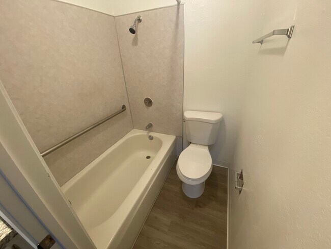 Bathroom - 1221 Morse Ave