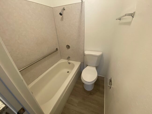 Bathroom - 1221 Morse Ave