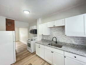 Building Photo - 69 6th St