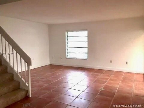 Building Photo - 4712 SW 67th Ave