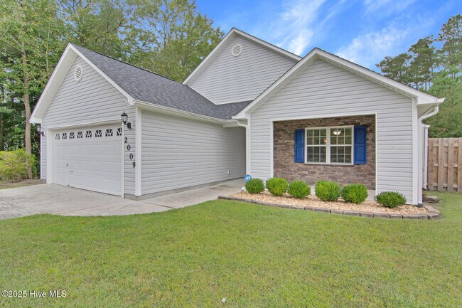 Building Photo - 2009 W T Whitehead Dr
