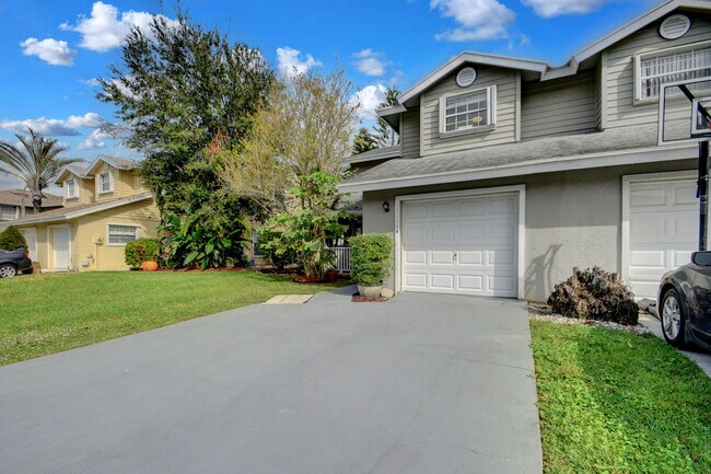 Foto del edificio - 13134 Quiet Woods Rd