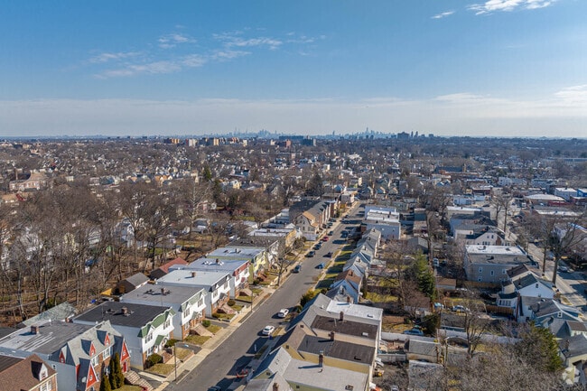 Seven Oaks With Views of New York City