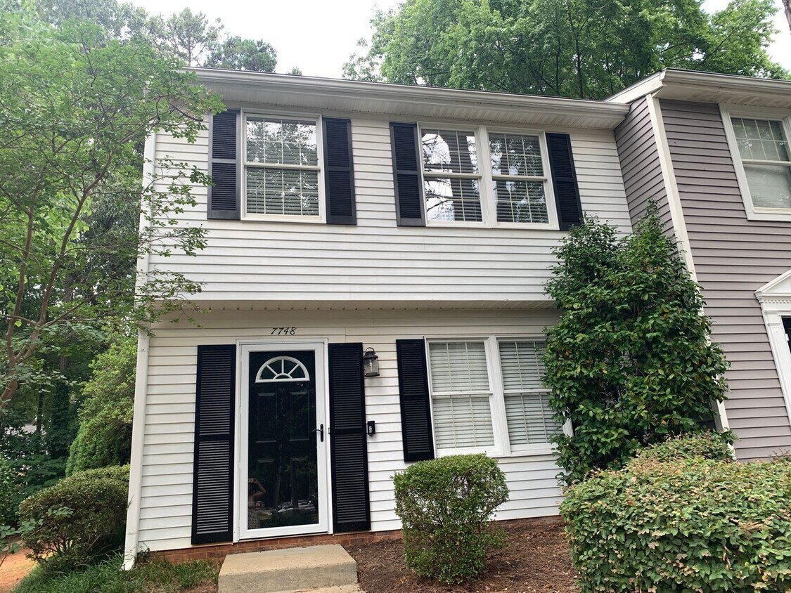 Foto principal - Trendy Renovated Raleigh Townhome In Ralei...