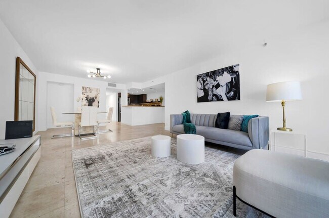 Foto del edificio - 1717 N Bayshore Dr