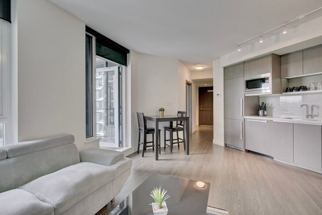 Photo du bâtiment - 780 Pacific Blvd