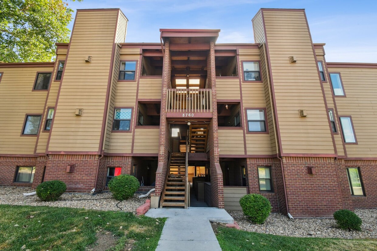 Primary Photo - 2 Bedroom Condo in Denver