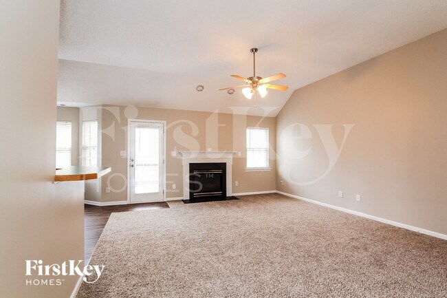 Foto del edificio - 164 Silver Birch Ln