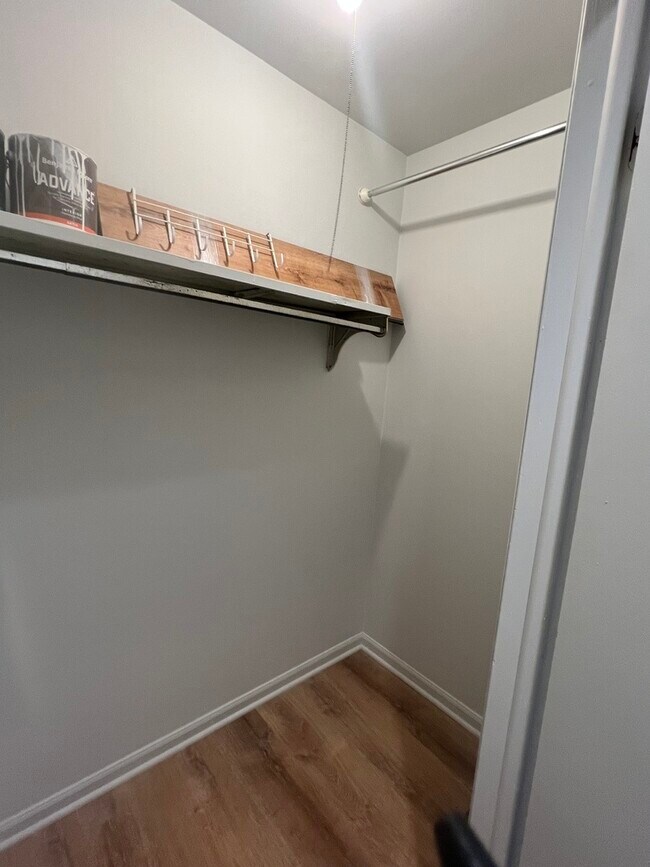 Foto del edificio - 5601 Carriage Way Dr