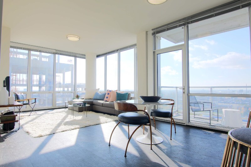 Foto principal - 30 E 9th St