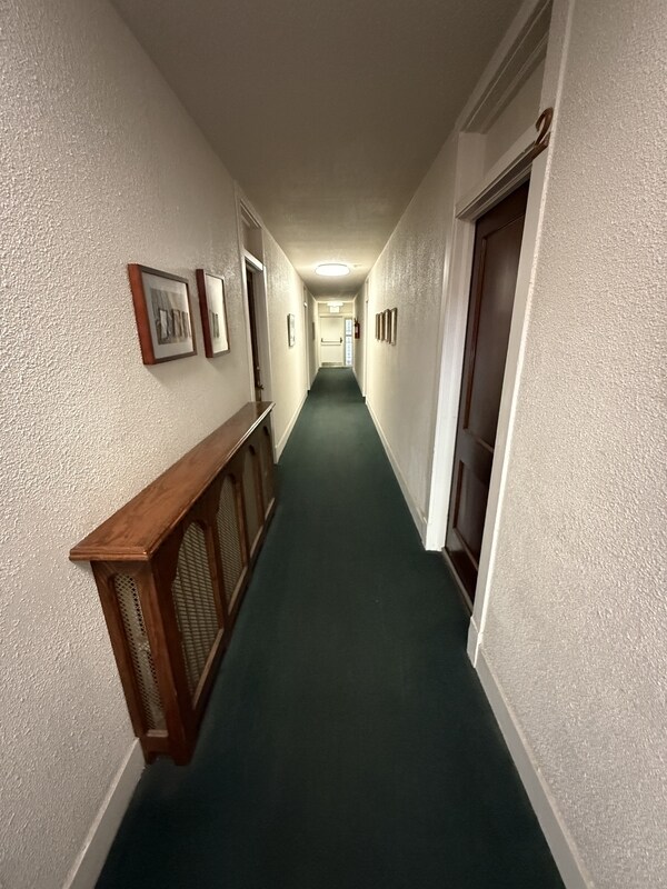 Foto del edificio - 210 Drummond Pl