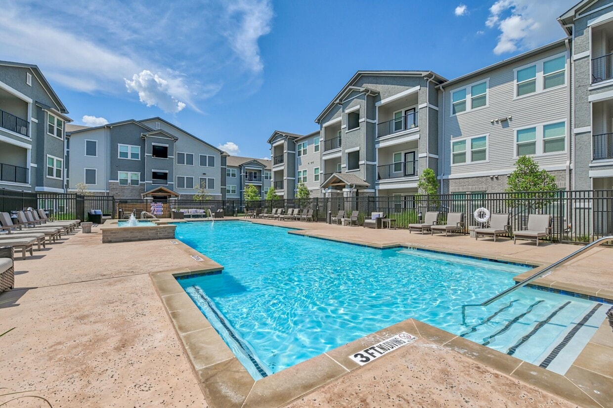 Plum Tree 4200 S Washington St Kaufman, TX Apartments for Rent in