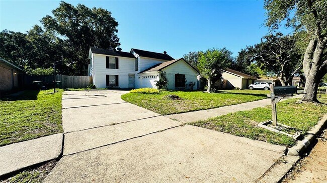 Building Photo - 13914 Stately Ave