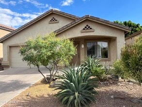 Building Photo - 10460 E Hillery Dr